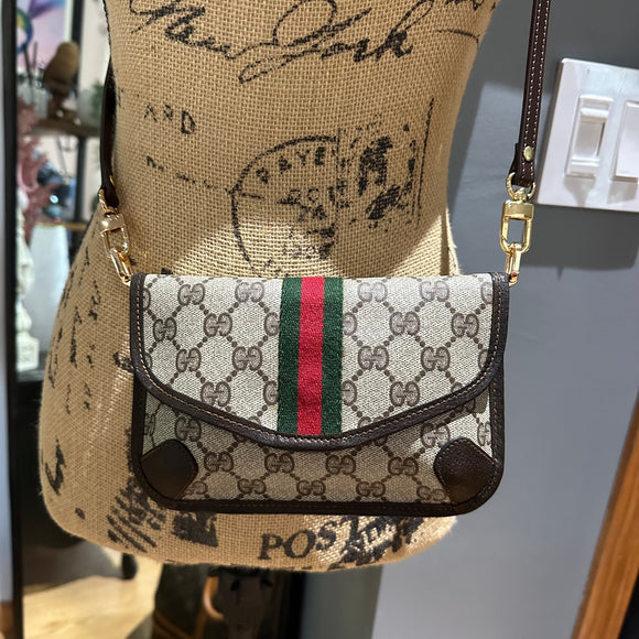 The Junco - Vintage Gucci (GG) Crossbody