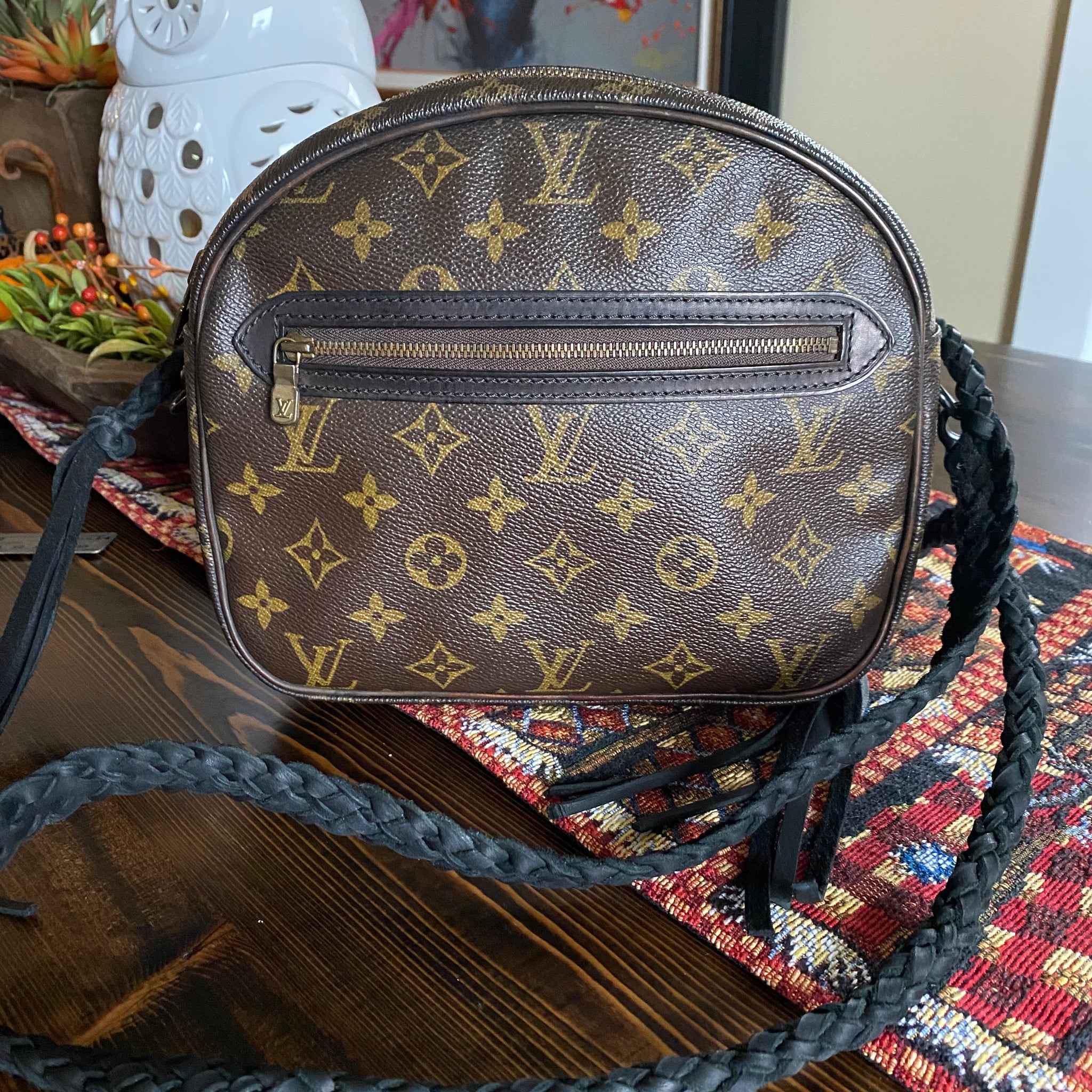 LOUIS VUITTOn SENLIS CROSSBODY MONOGRAM