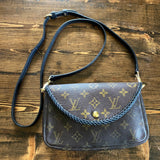 The Junco - Vintage Monogram in Black Crossbody Bag