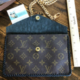 The Wren - Black Vintage Wristlet/Crossbody/Clutch Bag