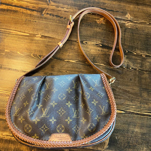 The Downy - Vintage Monogram Caramel Crossbody