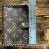 The Junco Bi-fold Short Wallet - Vintage Monogram in Chocolate