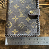 The Junco Bi-fold Short Wallet - Vintage Monogram in Chocolate