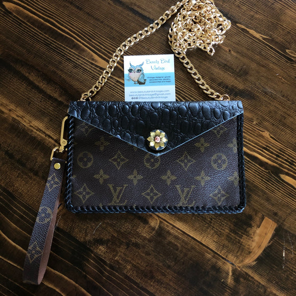 The Wren - Black Vintage Wristlet/Crossbody/Clutch Bag