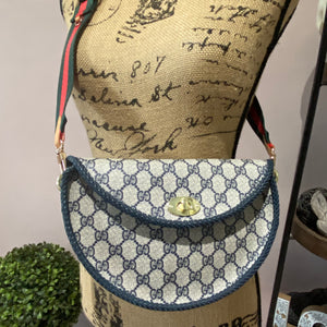 The Dove - Vintage Gucci Crossbody in Navy