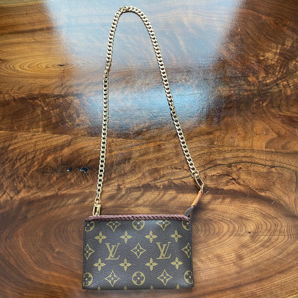 The Junco - Vintage Monogram in Brandy Wristlet